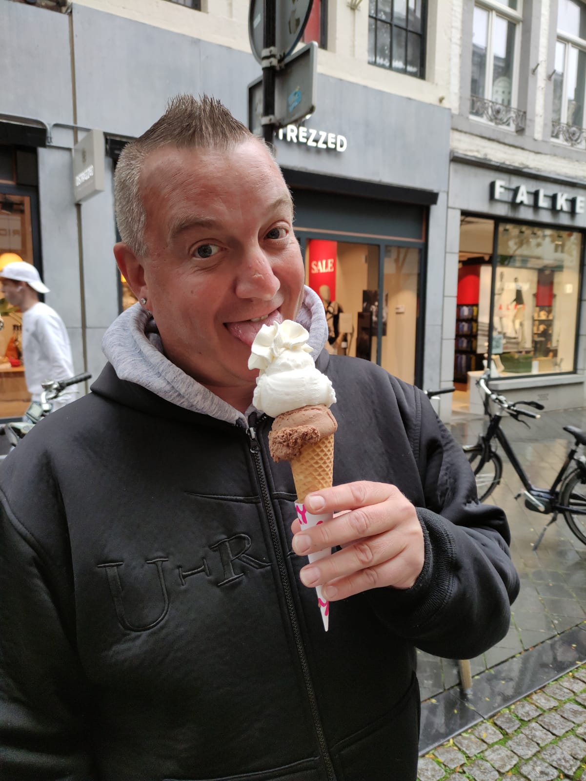 Esaie - Pully - Vaud | Rencontre Discrète