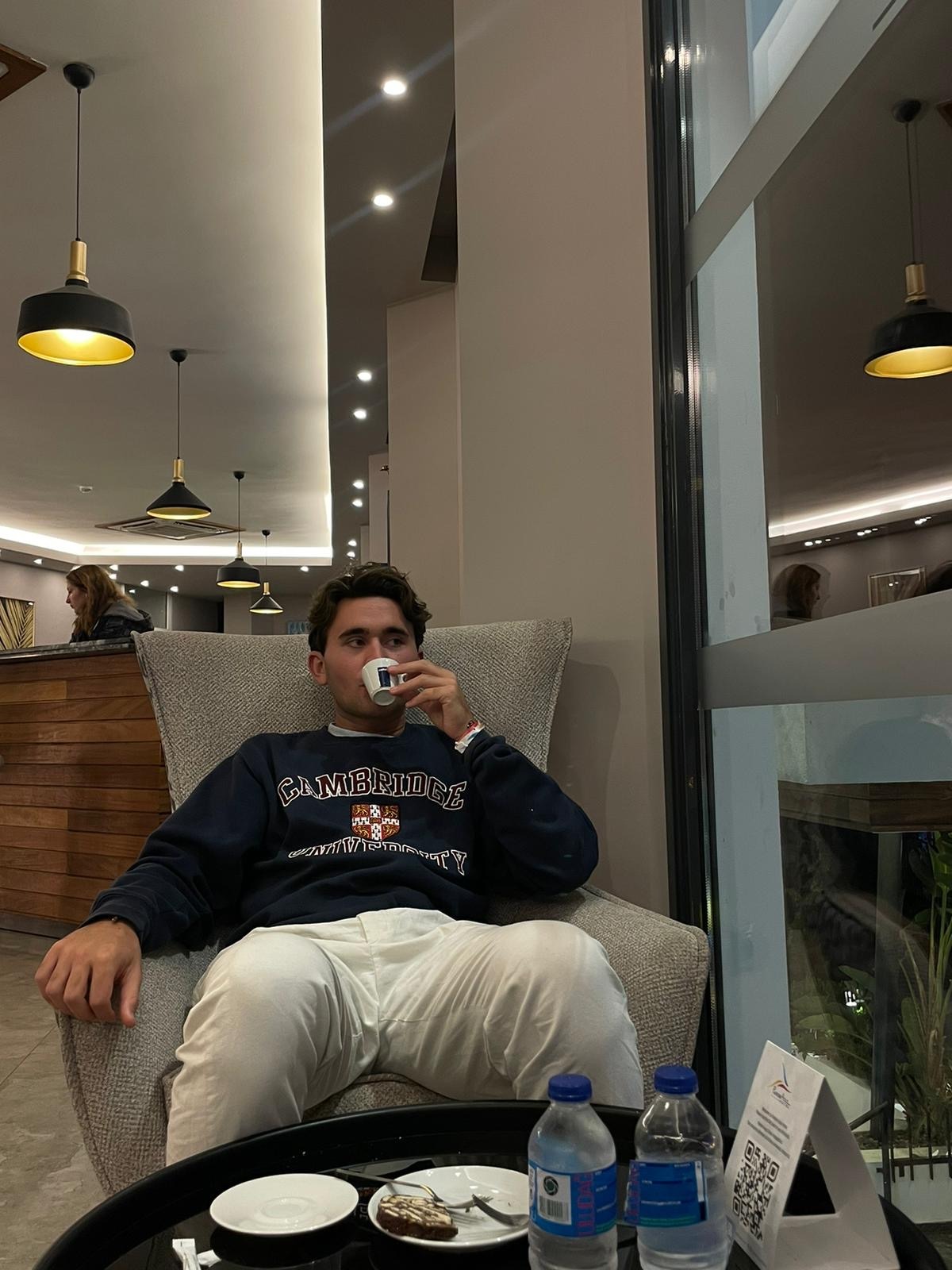 Madani - Cerlier - Berne | Rencontre Discrète