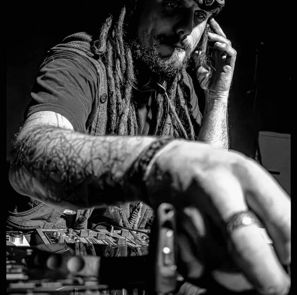 Efkan - Pomy - Vaud | Rencontre Discrète