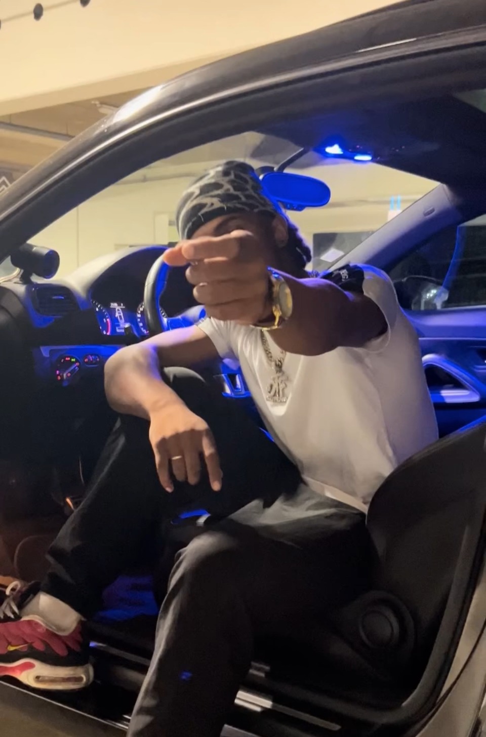 Nakib - Pomy - Vaud | Rencontre Discrète