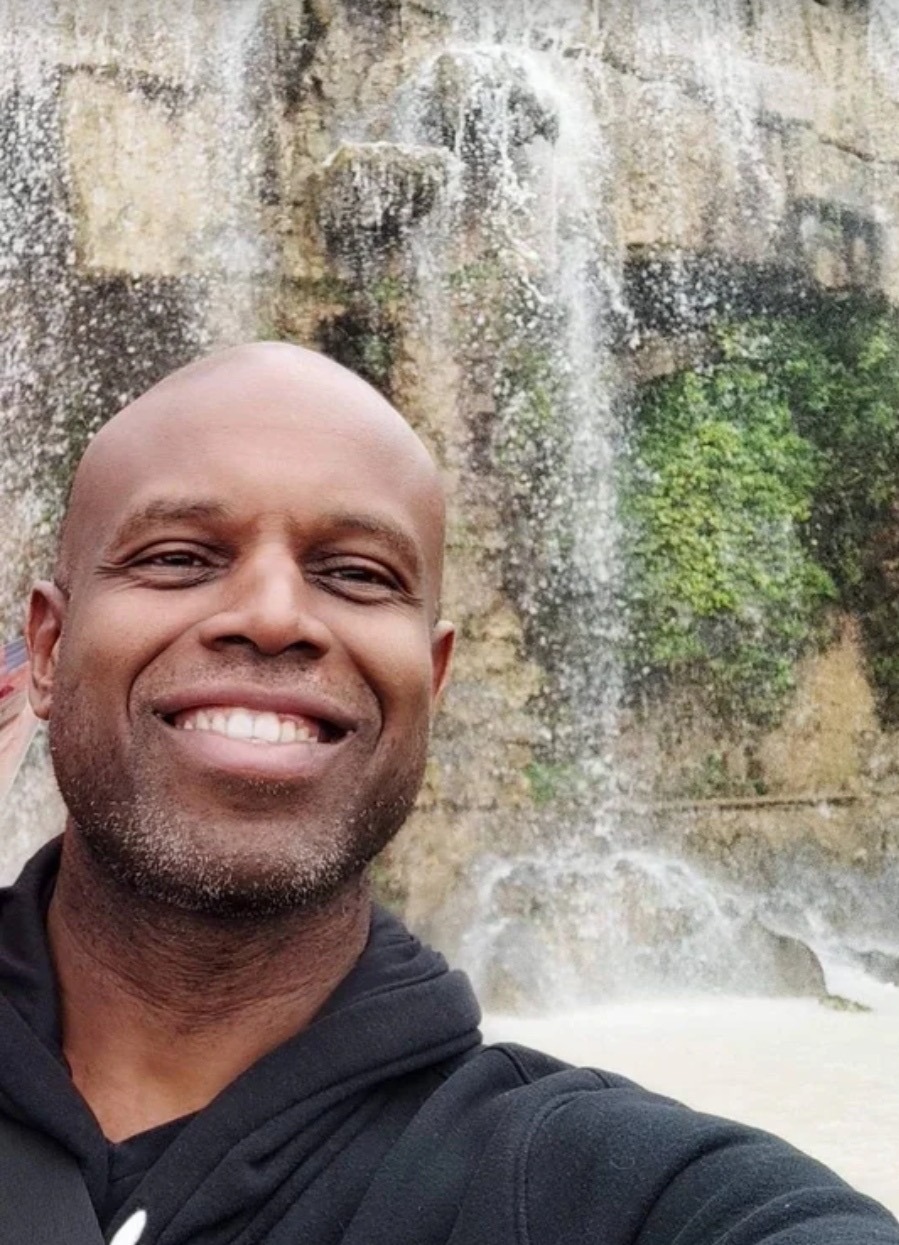 Yassir - Sisikon - Uri | Rencontre Discrète