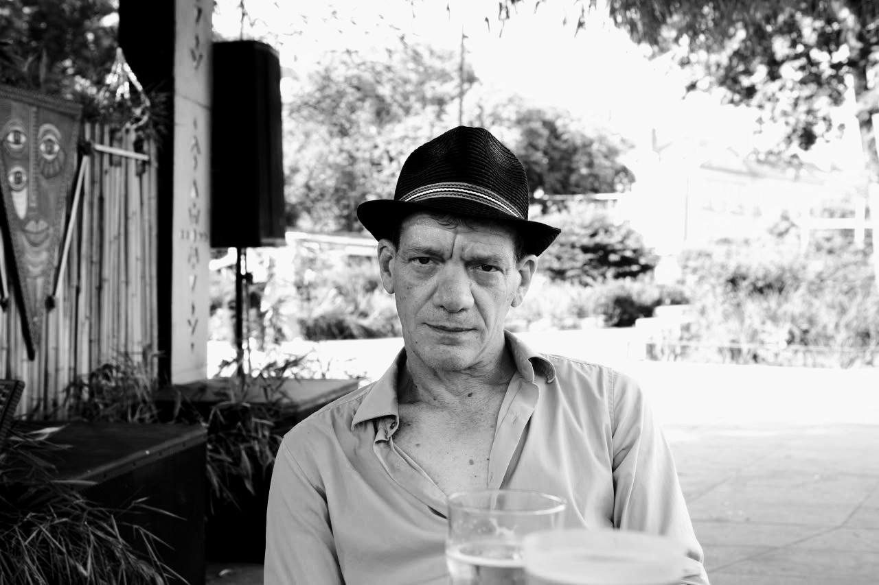 Jiovanni - Unterems - Valais | Rencontre Discrète