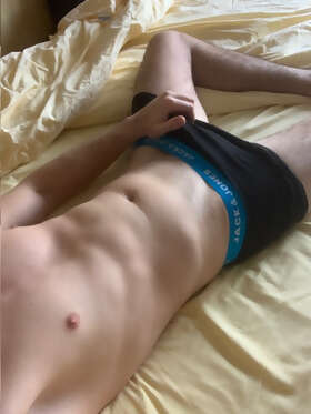 Enguerran - Vaux-sur-Morges - Vaud | Rencontre Discrète