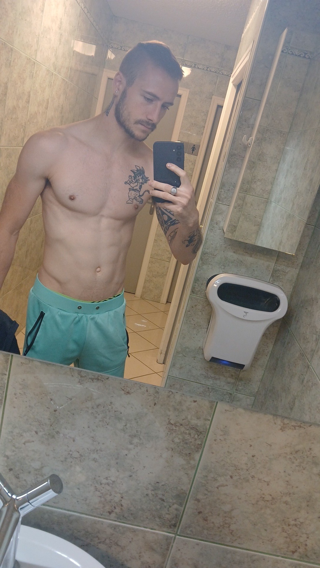 Thobias - Richigen - Berne | Rencontre Discrète