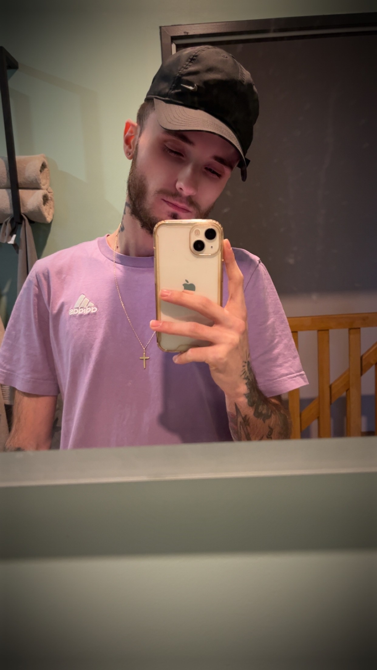 Menachem - Pompaples - Vaud | Rencontre Discrète